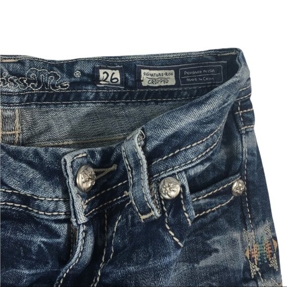 WJ401 Women’s Miss Me Designer Embellished Cropped Denim Rhinestone Jeans 26 - Picture 5 of 10